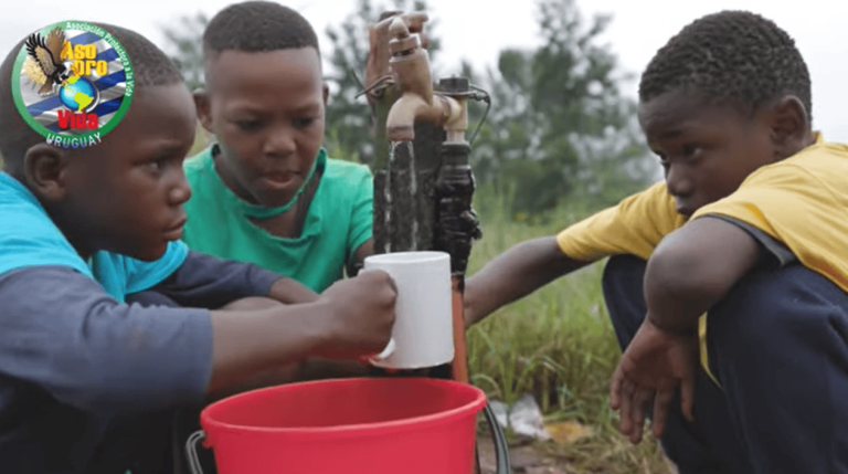 Campana Cuidar el Agua Asoprovida en Uruguay