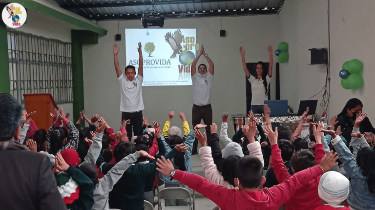 Visita Al Colegio Jose Maria Vargas en Quito Talleres Asoprovida